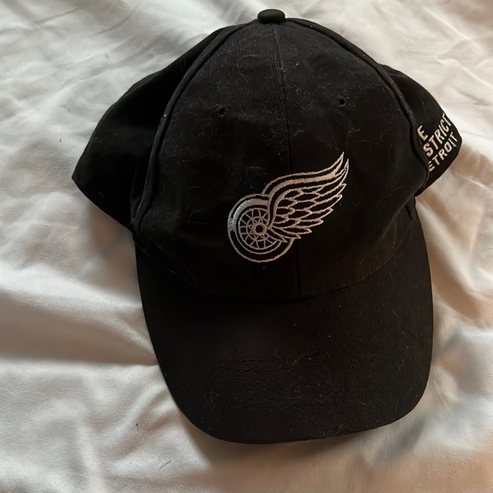 Black Red Wings Hat
